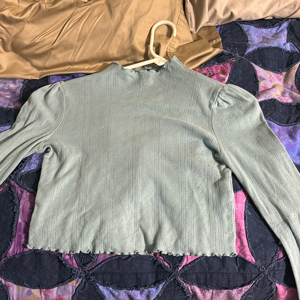 Cute bluey green top